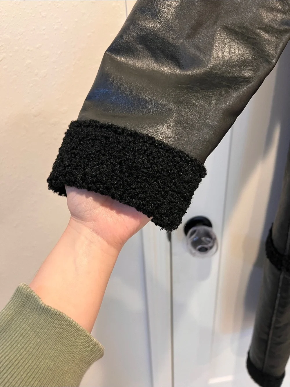 NWOT Hutch Ozzie Faux Leather and Sherpa Jacket - Picture 3 of 9